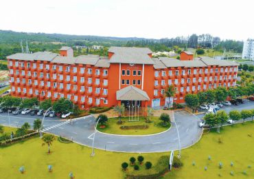 Lagoa Quente Hotel
